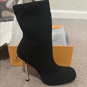 Elegant Black Stiletto Heel Ankle Boots